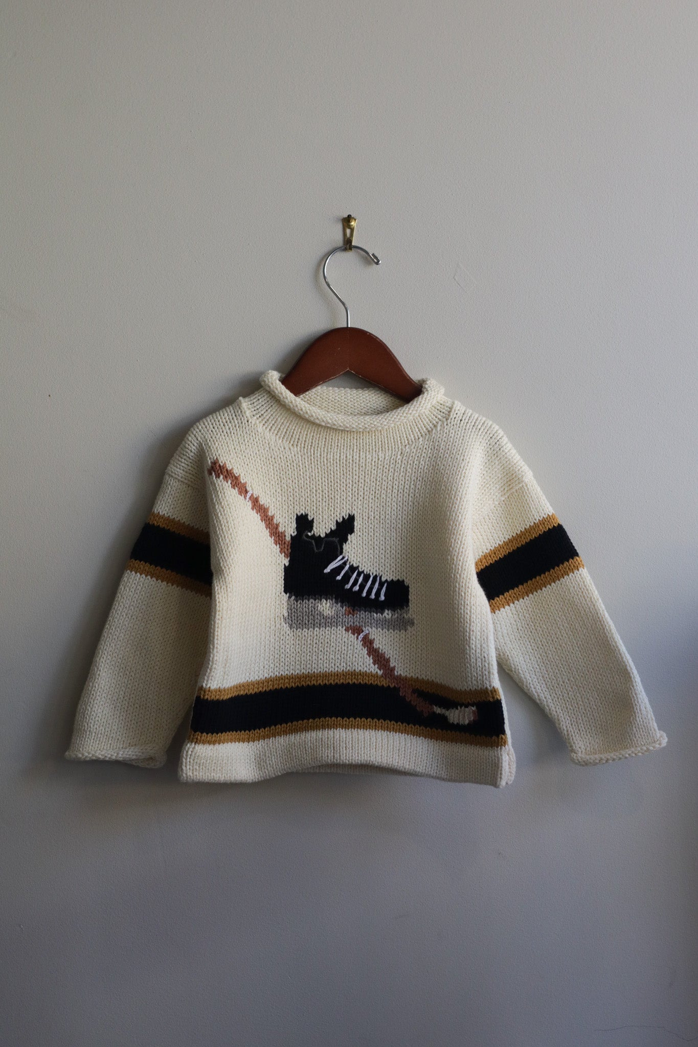 Roll Neck Hockey Sweater Black & Gold