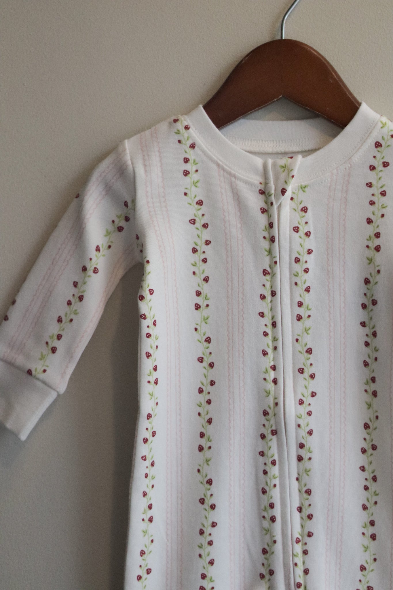 Layette Strawberry Romper