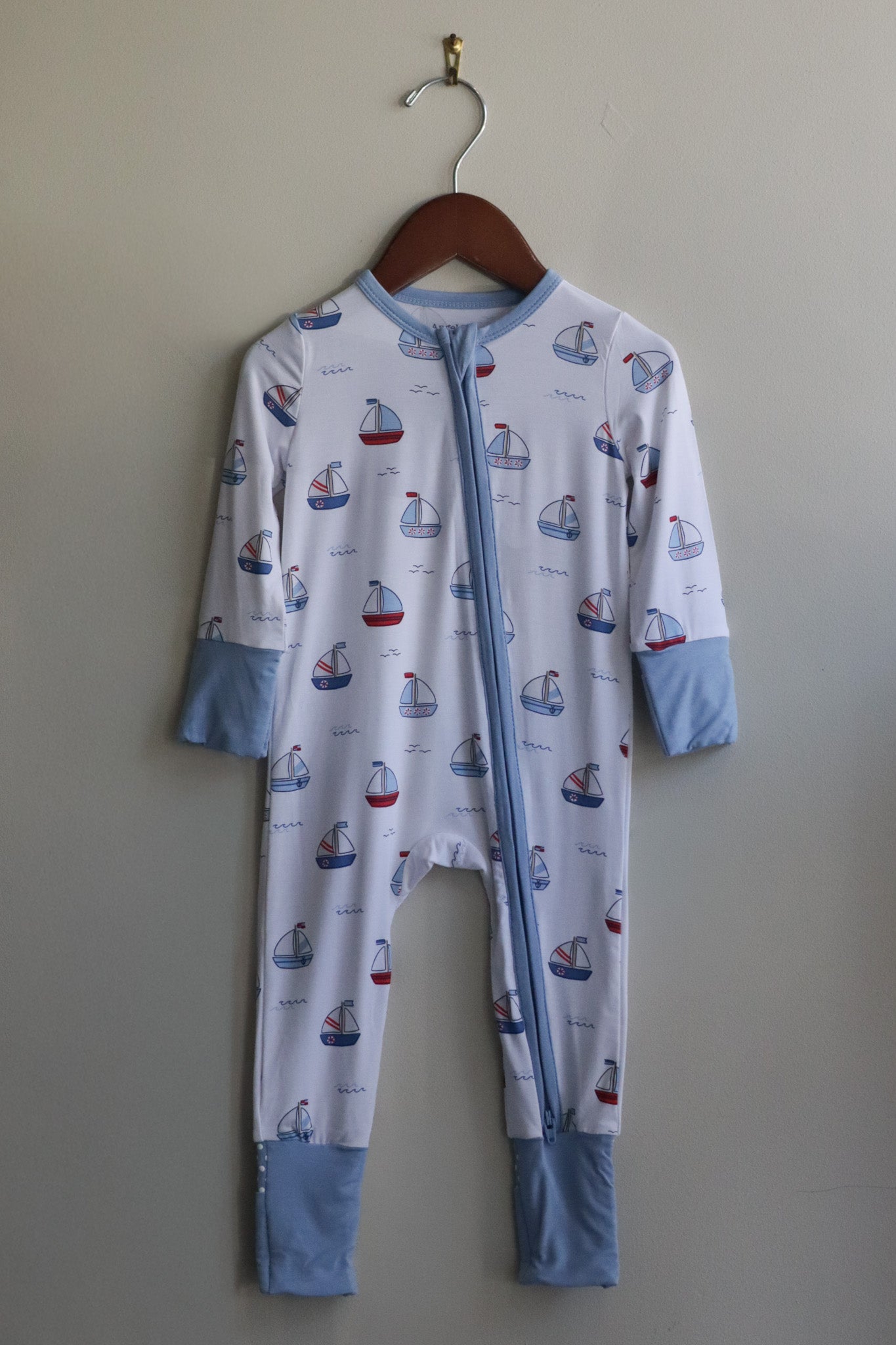 Bubbly Sailboats Pj
